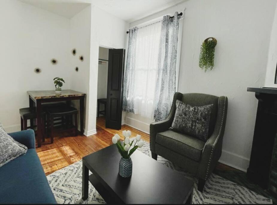 Апартаменты Lovely 2Br W Office Space - King Bed & Alexa Питтсбург Экстерьер фото