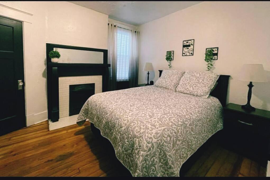 Апартаменты Lovely 2Br W Office Space - King Bed & Alexa Питтсбург Экстерьер фото
