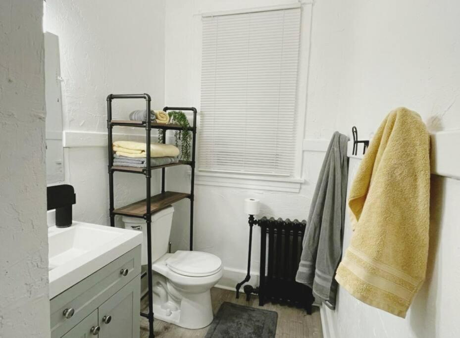 Апартаменты Lovely 2Br W Office Space - King Bed & Alexa Питтсбург Экстерьер фото