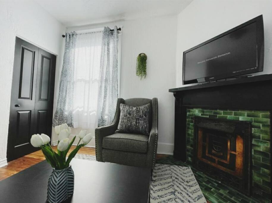 Апартаменты Lovely 2Br W Office Space - King Bed & Alexa Питтсбург Экстерьер фото