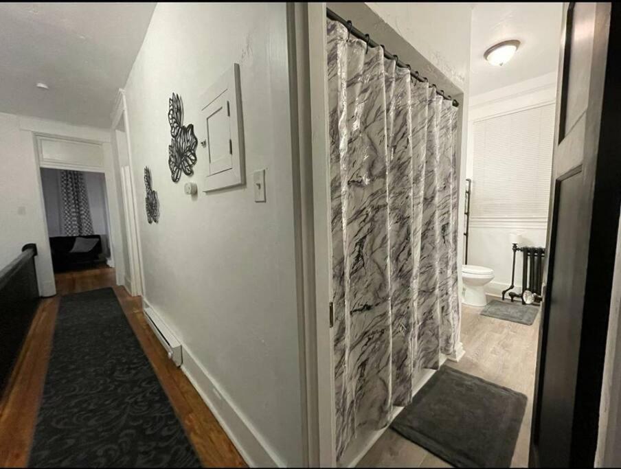 Апартаменты Lovely 2Br W Office Space - King Bed & Alexa Питтсбург Экстерьер фото