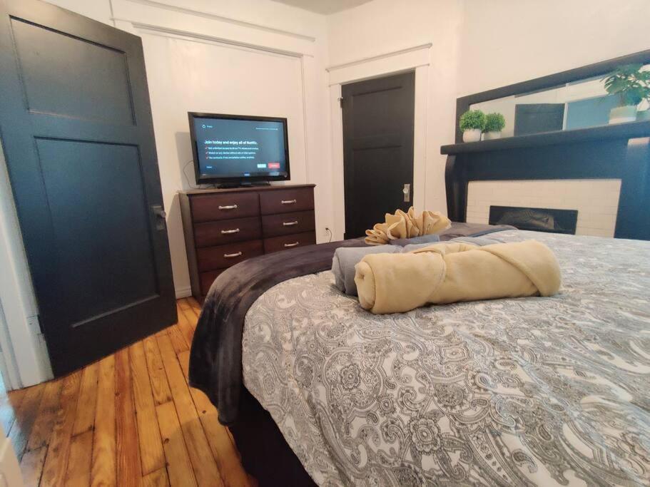 Апартаменты Lovely 2Br W Office Space - King Bed & Alexa Питтсбург Экстерьер фото